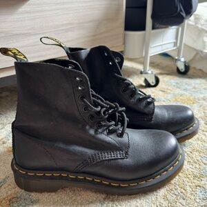 DOC MARTENS
